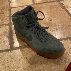 Nike Air Force 1 olive green